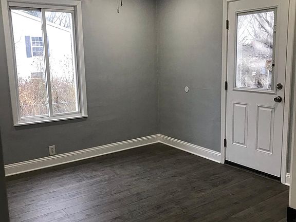 5th image of 3701 Alpine Dr