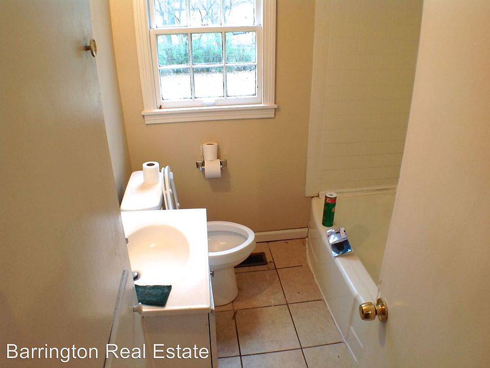 2nd image of 941 Parkway Dr