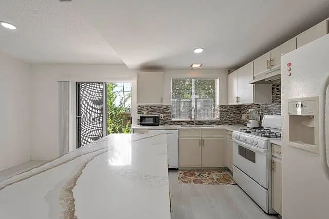 2910 Grants Lake Blvd — Photo 8