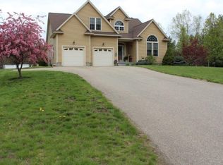 113 Fruitland Rd, Barre, MA 01005