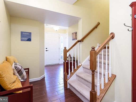 5th image of 276 S Savanna Dr