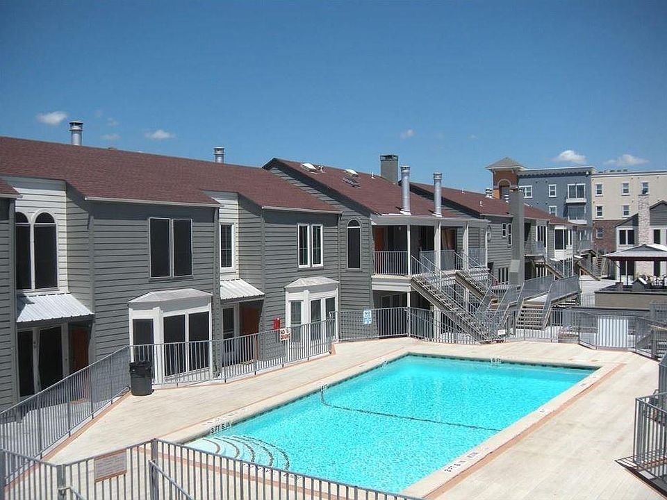 2nd image of 2527 Rio Grande St