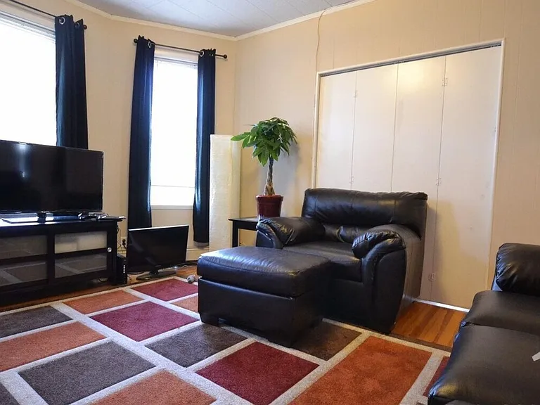 441 Washington St #1A — Photo 2