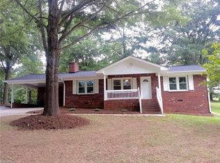 135 Laurell Dr, Eden, NC 27288
