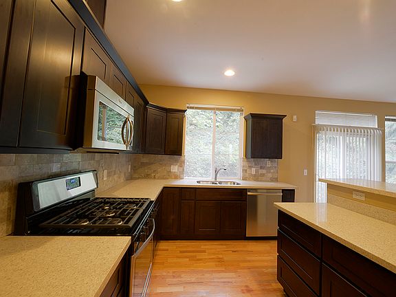 4th image of 5329 164th Ave SE #131