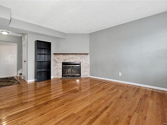 4th image of 3317 Whispering Hills Dr #3317