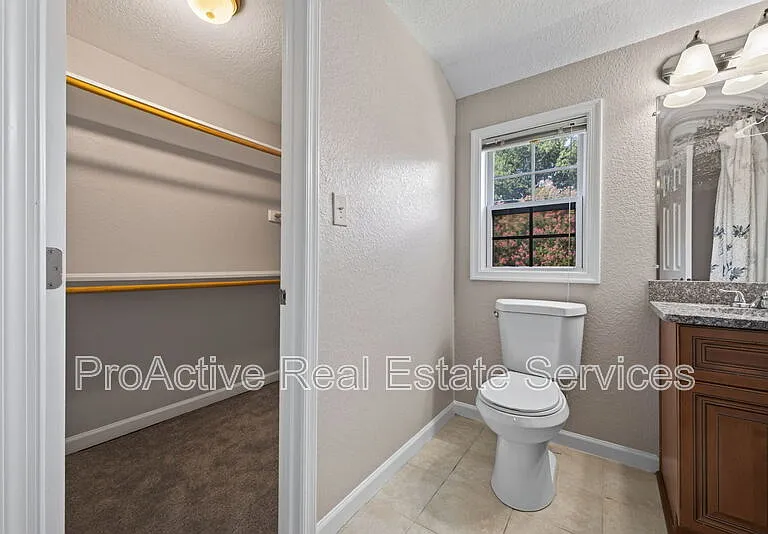 1065 Lindenwood Ave — Photo 25