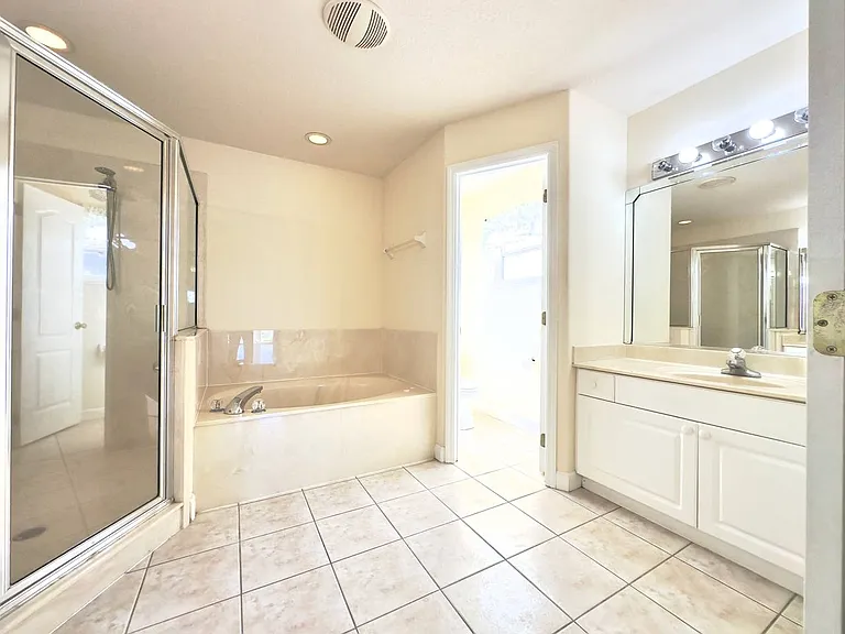 565 Limerick Dr — Photo 21