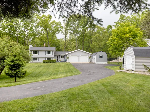 66 Meridian Ct, Mount Pleasant, MI 48858