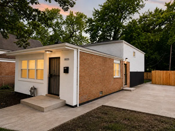 8820 S Princeton Ave, Chicago, IL 60620