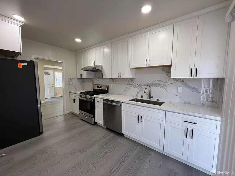 25696 Lander Ave — Photo 4