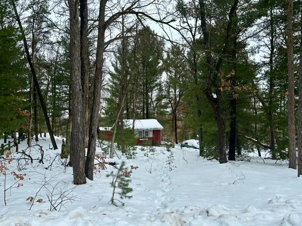 203 Forest Mead Rd, Harrison, MI 48625