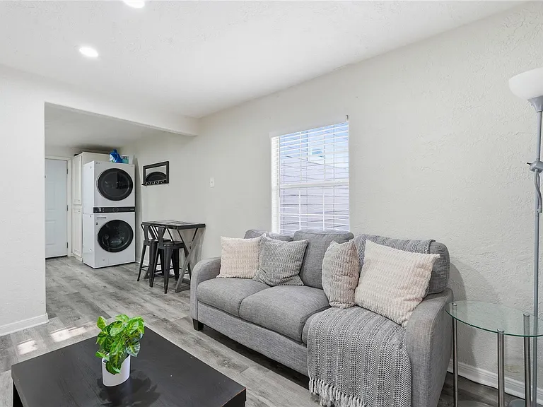 2620 Delafield St #C — Photo 7