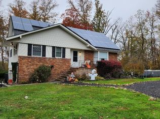 5 Holmes Mill Rd, Cream Ridge, NJ 08514