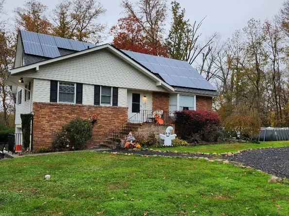 5 Holmes Mill Road, Cream Ridge, NJ 08514