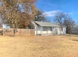 1015 Kaw St, Perry, OK 73077