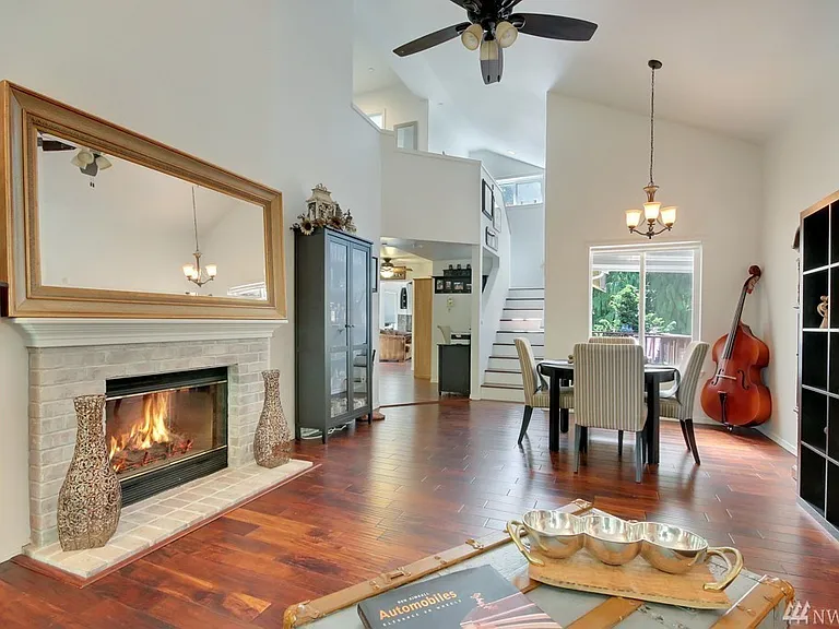 1637 McDonald Ave — Photo 2