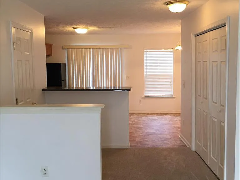 327 Stewarts Landing Cir — Photo 3