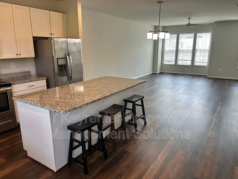 213 Willowshire Ct — Photo 8