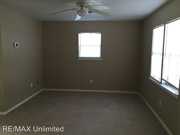 3rd image of 922 S Walters APT 2