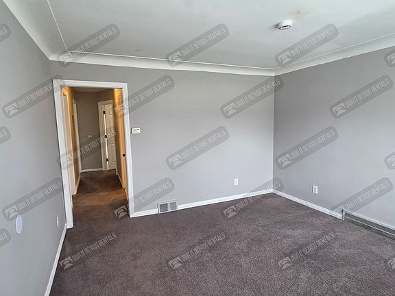 5th image of 5919 Balfour Rd