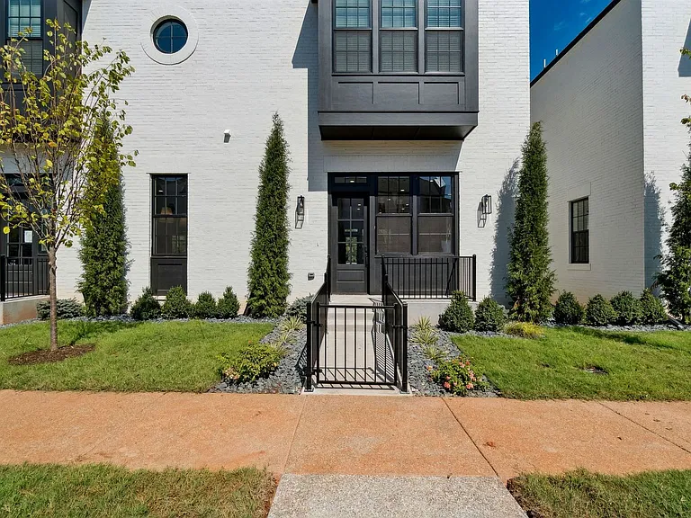 18821 Selah Way — Photo 5