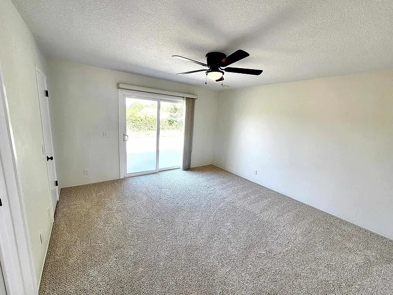 80 Lucas Ct — Photo 16