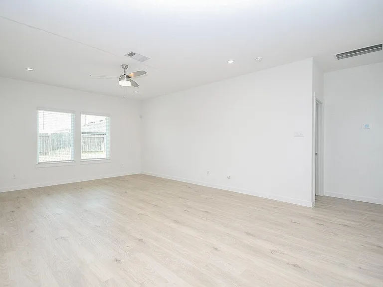 30030 Gallatin River Ln — Photo 4