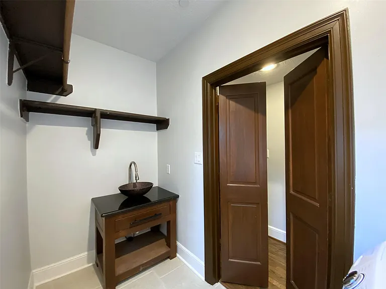1012 Crocker St — Photo 39