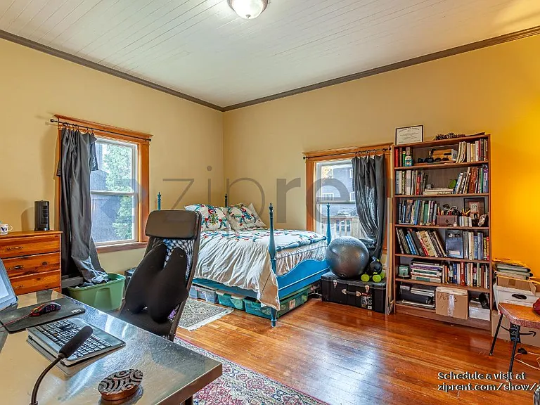 131 SE 30th Pl #A — Photo 12