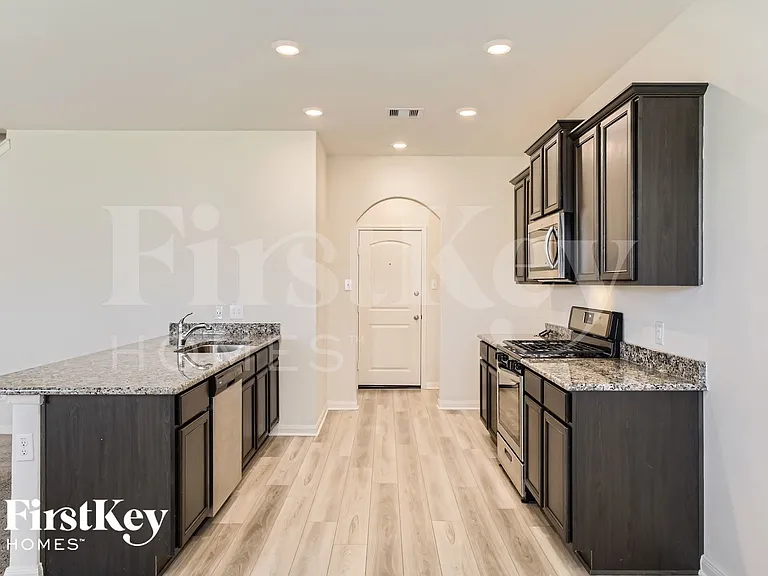 26732 Frost Dr — Photo 9