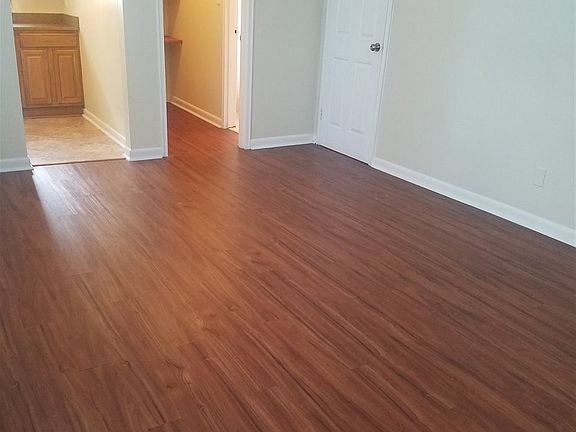 3rd image of 329 Essex St APT K