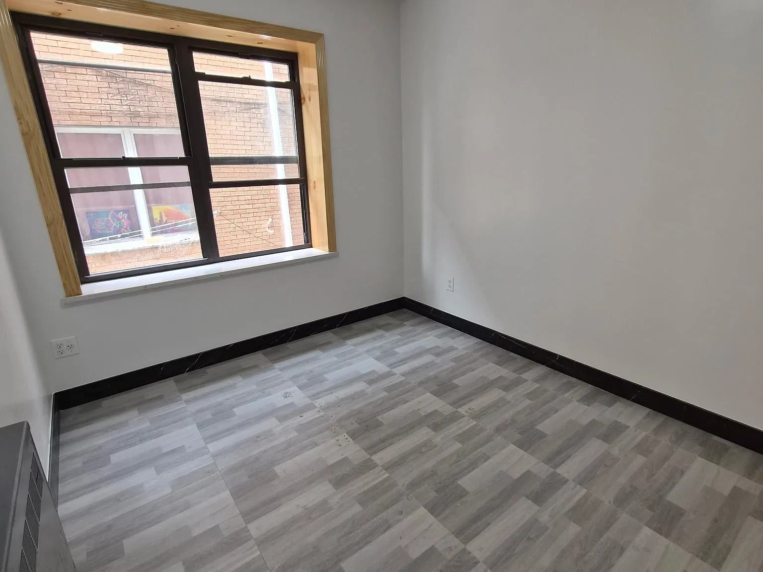 3 bed, 800 sqft, $3,300 — Photo 4