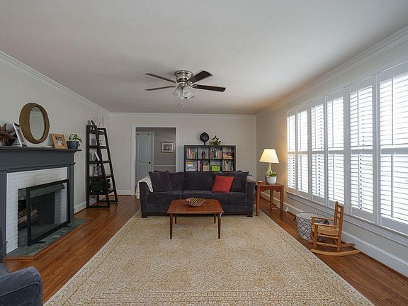 4th image of 8 Indian Springs Dr