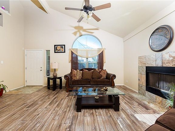4th image of 12589 Broad Autumn Ct