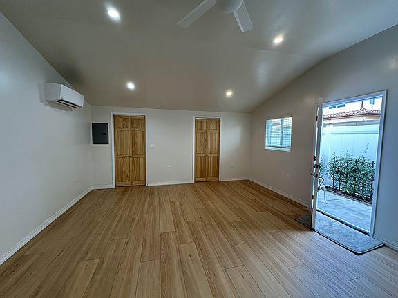 4th image of 7321 Kelvin Ave