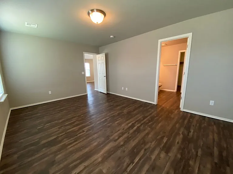 4517 Hunter Blvd — Photo 17