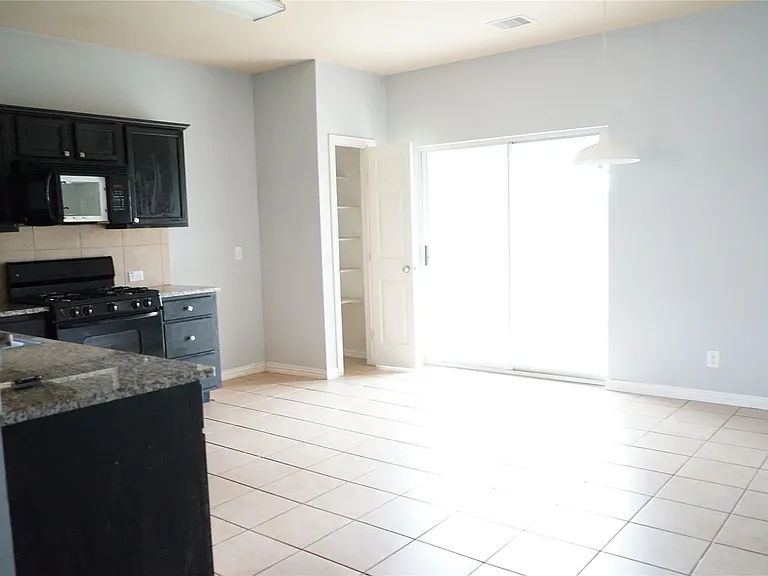 10710 Barker View Dr — Photo 6