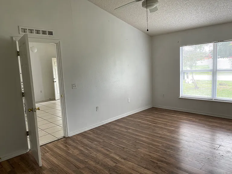 4 Burbank Dr — Photo 20