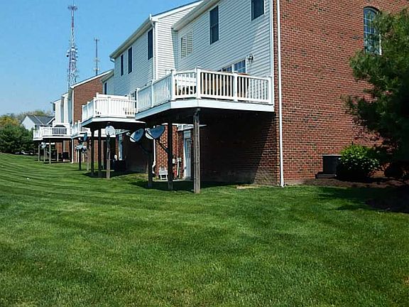 2nd image of 301 Marshall Heights Dr