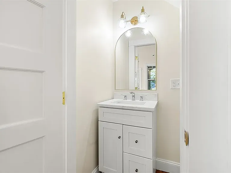 18 Loring Ave #1 — Photo 9
