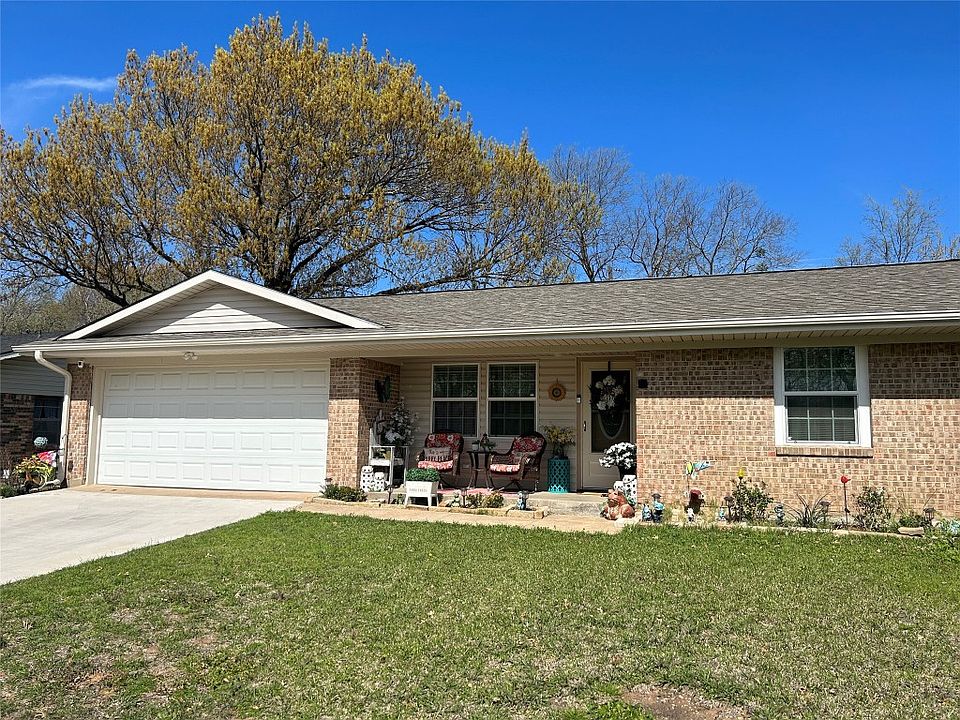 1st image of 1012 S Idlewild Dr