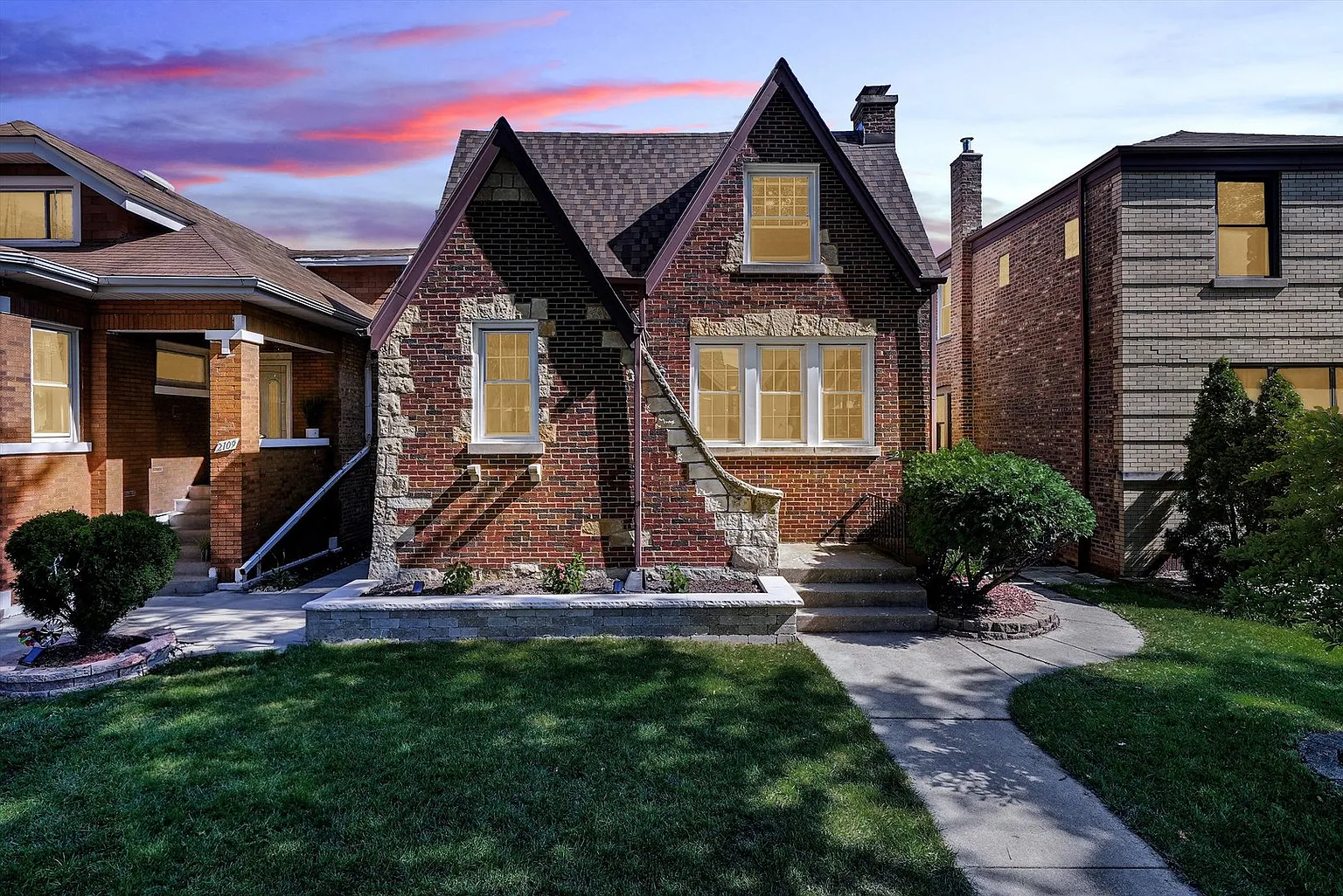 2111 Maple Ave photo 1