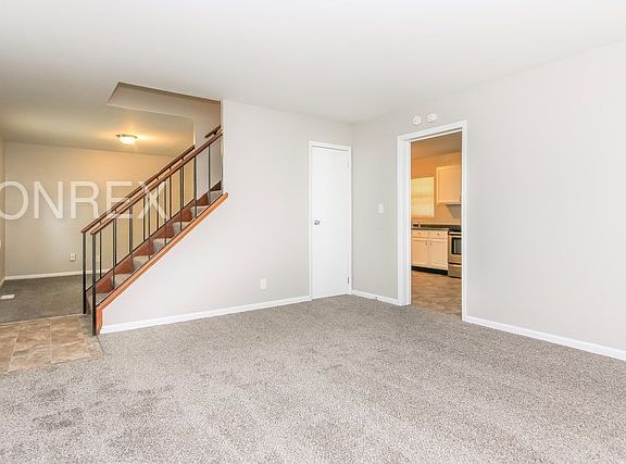2nd image of 3219 Thurston Dr