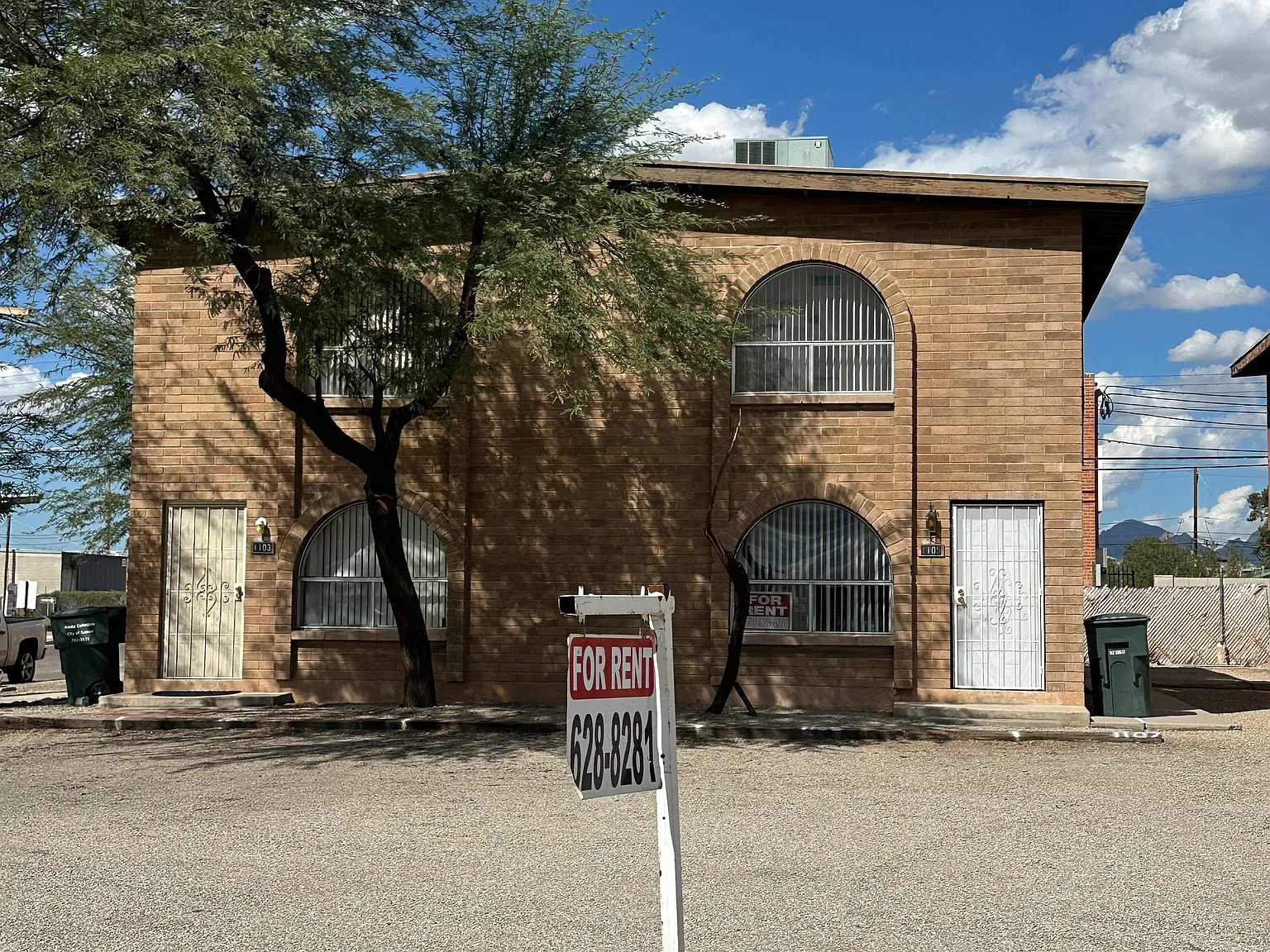 2 bed, 1.5 bath, 900 sqft, $1,485 — Photo 1