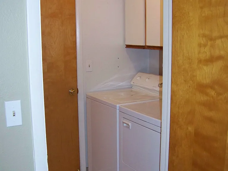 1109 Hillcrest Dr — Photo 7