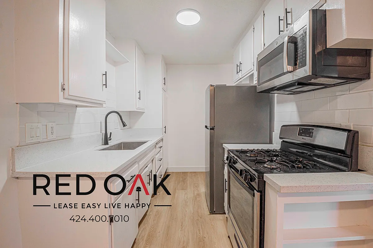 Building Photo - 1800 W Glencrest Ave #3