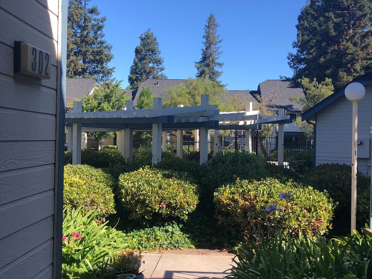 302 Sequim Cmn — Photo 3