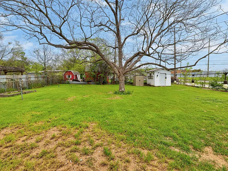 2713 Friar Tuck Ln — Photo 23