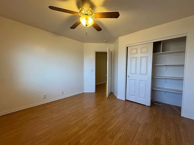1510 E Charleston Ave — Photo 23